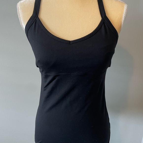 COPY - ALO Yoga Tank - Picture 2 of 3